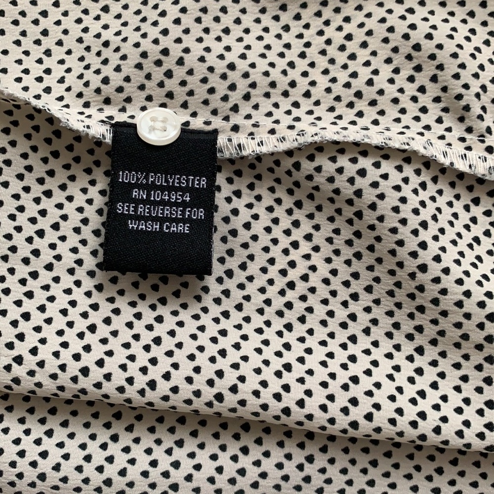 Ladies blouse ๐ - Picture 6 of 6